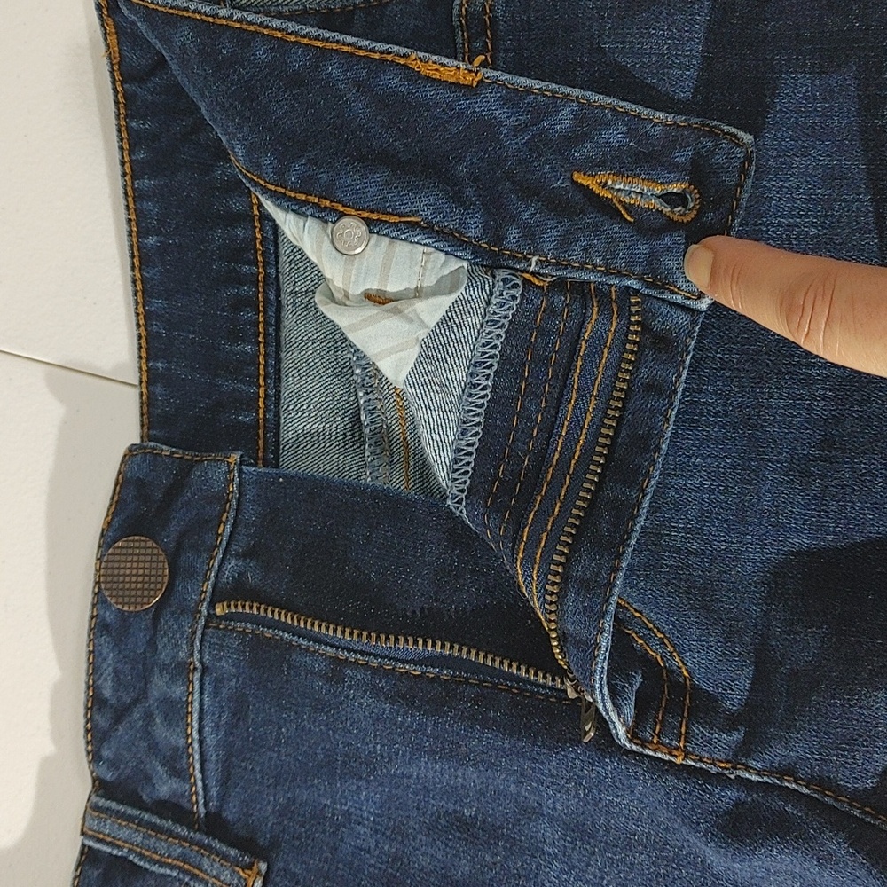 Cabi Jean Shorts - Picture 8 of 9